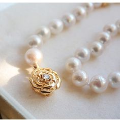 Complete your wedding look or simply make your mom feel special with this elegant freshwater pearl necklace. This freshwater pearl pendant necklace is perfect for a elegant look. It is a classic, must-have style for any occasion and it's perfect for mom on her birthday, Mother's Day, or any day of the year. 👌 M A T E R I A L • 18K gold-plated brass• Natural Freshwater Pearls 8mm in diameter• This product is hypoallergenic (nickel free) and tarnish resistant 📏 S I Z E • Necklace Length: 58cm (2 Elegant Baroque Pearl Necklace With Round Beads, Elegant Baroque Pearl Beaded Necklace, Elegant Akoya Pearl Round Bead Necklaces, Elegant Necklace With Pearl Drop And Round Beads, Elegant Single Strand Bridal Necklace, Elegant Baroque Pearl Bracelet, Akoya Pearl Charm Necklace With Round Beads, Elegant Necklace With Pearl Charm And Round Beads, Elegant Necklaces With Pearl Charm And Round Beads