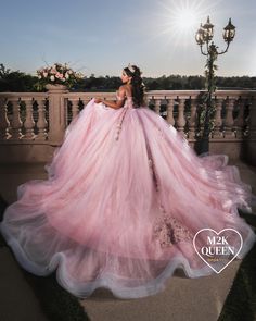 Say yes to your dream Moda2000 dress! Book an in store or virtual appointment! https://mailchi.mp/moda-2000.com/yestothedress Quinceanera Dresses Rose Gold, Moda 2000 Quinceanera Dresses, Blush Pink Quinceanera Dresses, Green Quince Dress, Quince Photos, Quinceañera Photoshoot Ideas, Quinceanera Pictures, Gown Birthday