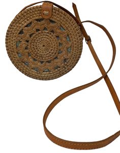 Women Straw Bags Round Woven Handmade Ladies Design Summer Beach Circle Bohemia Rattan Cross Body Shoulder Bag New Fashion.Adjustable leather strap. Ladies Design, Rattan Bags, Rattan Bag, Straw Bags, Green Bag, Mozambique, Summer Beach, Cross Body, Designing Women