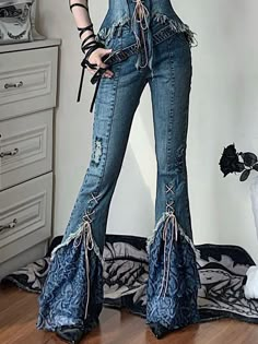 This price is for a pair of pants only, others are not included.   	 		 			Size 			S 			M 			L 		 		 			Full Length 			103 			104 			105 		 		 			Waist 			66 			70 			74 		 		 			Hips 			82 			86 			90 		 		 			Thigh 			44 			45 			46 Vintage Stretch Denim Blue Bottoms, Vintage Stretch Mid-rise Bottoms, Denim Flare Pants, Upcycle Ideas, Woman Outfit, Clothing Diy, Mode Casual, Upcycled Fashion, Really Cute Outfits