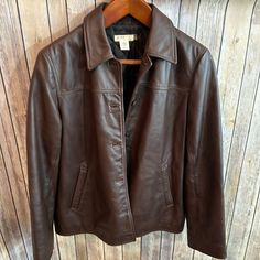 J Crew Xl Brown Leather Jacket W/ Thinsulate, Front Pockets Like Never Worn Please See Measurements In Pictures Womens Brown Leather Jacket, Dark Brown Leather Jacket, Leather Jacket Brown, Winter Arc, Xmas Wishlist, Brown Leather Coat, Thrift Inspo, Style Reference, Womens Coats