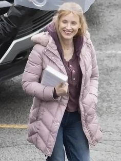 The Good Nurse 2022 Jessica Chastain Puffer Jacket Casual Spring Down Parka, Casual Down Puffer Jacket For Fall, Casual Spring Puffer Parka, Spring Down Parka With Long Sleeves, Spring Long-sleeved Down Parka, Spring Long Down Parka, Fitted Casual Down Outerwear, The Good Nurse, Good Nurse