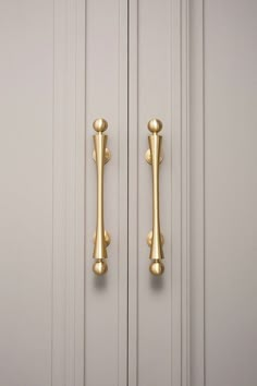 Immerse yourself in the world of modern interior design with our scroll brass cabinet hardware. Explore a fusion of form and function, offering a sleek touch to your contemporary kitchen. Shop today with free shipping at The Boutique Handle Co! Brass Wardrobe Pulls, Backplate Cabinet Hardware, Gold Wardrobe Handles, Unique Handles, Wardrobe Knobs, Gold Pulls, Brass Cabinet Pull, Unique Hardware, Brass Cabinet Handles