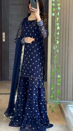 Sky Blue Dress Outfit, Sahar Khan, Simple Dress Design, Blue Dress Outfit, Eid Clothes, डिजाइनर कपड़े, Blue Dress Outfits, Kurti Sleeves, Pakistani Party Wear Dresses