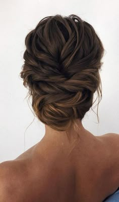 Chignon Simple, Prom Braid, Twisted Bun, Simple Updo, Girls Hairstyles Easy, Wedding Hair Half, Prom 2023, Bridal Hair Updo