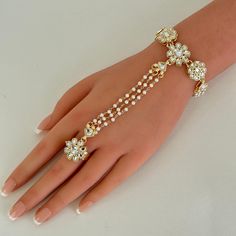 Kundan Hath Paan/Bracelet/Haath phool/Hathh Panja/finger Hand bracelet/Bridal Jewelry/hand harness/Indian Hand Jewelry/Indian wedding jewelr Ships from California and delivery in 2-5 days in USA. Hand Jewelry Indian, Indian Hand Jewelry, Haath Phool, Jewelry Indian Wedding, Hand Harness, Finger Hands, San Ramon, Hand Bracelet, Jewelry Hand