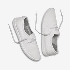 Women's Tree Skippers & Reviews (Chalk w/White Sole) | Sustainable Boat Shoes | Allbirds Packing Essentials List, Sporty Shoes, Dress And Shoes, Fun Outfits, I Have Nothing To Wear, I Have Nothing, Beach Wrap, Modern Clothing, Most Comfortable Shoes