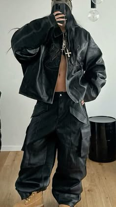 PHOTO CRED UNKNOWN All Black Casual Outfit, Hiphop Outfit, Black Casual Outfit, Aespa Core, Leather Couture, Tomboy Style Outfits, 1990's Fashion, Trendy Summer Outfits, Hip Hop Outfits