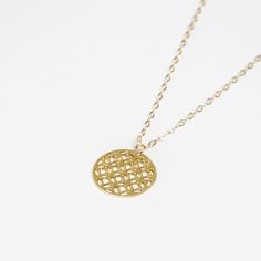 Elegant Gold Coin Necklace Nickel Free, Dainty Coin Medallion Necklace Gift, Gold Minimalist Medallion Pendant Necklace, Gold Minimalist Medallion Necklace With Delicate Chain, Minimalist Gold Medallion Pendant Necklace, Gold Medallion Necklace With Delicate Chain In Minimalist Style, Gold Minimalist Coin Necklace With Adjustable Chain, Minimalist Coin Medallion Necklace Gift, Gold Minimalist Medallion Necklace With Round Pendant