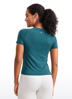 Seamless collection of smooth, soft knit fabric is designed to help reduce chafing and quick drying. Workout tops with raglan sleeves allow you to move freely. Breathable mesh in sweaty areas keeps you cool. Feature & Fitting: 
 Design for running and training 
 Slim fit, waist length 
 Crew neck, Raglan sleeve 
 Mesh panels in high sweat areas 
 Fabric: 
 Fast sweat-wicking keep you dry 
 Minimal seams to reduce chafe 
 Four-way stretch, good elasticity, no sense of restraint 
 96% Polyamid Versatile Seamless Stretch Top, Seamless Short Sleeve T-shirt For Gym, High Stretch Go-dry Crew Neck T-shirt, Versatile Seamless Tops, Sporty Stretch T-shirt With Raglan Sleeves, Basic Stretch Tops With Seamless Design, Basic Stretch Seamless Tops, Solid Compressive Athleisure T-shirt, Green Seamless Top With 4-way Stretch