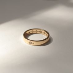 Sun And Moon Rings, Alternative Wedding Bands, Moon Gold, Minimalist Earrings Gold, Gold Bar Earrings, Simple Band, Moon Ring, Pretty Rings, Alternative Wedding