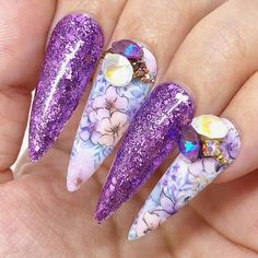 Purple flowers for Spring 💜 Create this look using our Foil Transfer Gel Floral Bundle, Rapunzel glitter set, Swarovski DeLite Effect Chaton Crystals 💎💐✨ Shop for nail art goodies at DailyCharme.com 💅 by @whitenovia for @daily_charme 🦄 #purplenails #floralnails #springnails #foiltransfer #nailart Purple French Manicure, Panda Nails, Pink Leopard Nails, Pastel Blue Nails, Ballerina Acrylic Nails, Purple Manicure, Crystal Nail Art, Cute Nail Colors