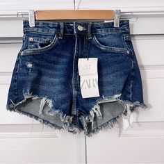 Size 0 Nwt Zara Distressed Women’s Shorts. Mid Rise Jean Shorts, Pink Denim Shorts, Cuffed Denim Shorts, Ripped Denim Shorts, Zara Shorts, High Rise Denim Shorts, Denim Cutoff Shorts, Cut Off Jeans, Blue Denim Shorts