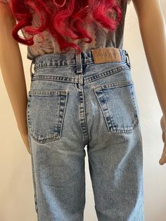 WHAT A FIND!  These awesome, Vintage Ann Taylor jeans are perfect for today's style.  They are made from 100% cotton so it's important to check the measurements.  These jeans are in amazing vintage condition and made of 100% cotton is the best fabric to train the jeans to fit to your body!  These are a rare find, and may just become your new favorite jeans! <3  Measurements: Waist 14" across Rise 12" Hips 18.5" Inseam 32" Note: All or our Jean's are measured on a flat surface. If you're not sure Light Wash Pre-washed Cotton Jeans, Medium Wash Pre-washed Cotton Bottoms, Vintage Cotton Bottoms For Everyday, Retro Medium Wash Cotton Jeans, 90s Style Distressed Cotton Jeans, 90s Distressed Cotton Jeans, Everyday Cotton Jeans With Frayed Hem, Vintage Cotton Bottoms In Medium Wash, Vintage Washed Cotton Jeans