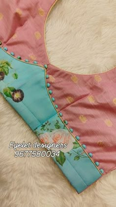 Simple Choli Blouse Designs, Simple Piping Blouse Designs, New Blouse Back Neck Designs, Bout Neck Blouse Design Latest, Back Neck For Blouses, Simpal Blouse Neck Design, Plain Blouse Designs Latest Back Side, Boot Neck Blouse Design, Back Blouse Neck Designs