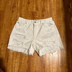 We The Free Distressed Jean Shorts Size 25 Mid-Rise Nwt White Distressed Mid-rise Bottoms, High Waist Ripped White Bottoms, White High Waist Ripped Bottoms, High-waisted White Ripped Bottoms, White High-waisted Ripped Bottoms, White Distressed High Waist Bottoms, White Ripped Mid-rise Bottoms, White Distressed Short Bottoms, White Distressed Cutoff Bottoms