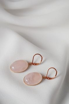 Ohrringe Rosenquarz, Edelstein Rosegold Creolen, Oval, Rosa, Rosenquarz Schmuck, Pink, Edelstahl, Hängeohrringe, Rosegold Ohrringe Hochzeit https://anvira10.com/products/ohrringe-rosenquarz-edelstein-rosegold-creolen-oval-rosa-rosenquarz-schmuck-pink-edelstahl-hangeohrringe-rosegold-ohrringe-hochzeit ANVIRA #Bestseller Rose Gold Earrings Wedding, Gold Huggie Earrings, Rose Gold Hoop Earrings, Gold Jewelry Gift, Rose Quartz Jewelry