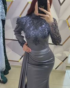 Hermoso vestido largo de sirena con cuello alto y lentejuelas con mangas largas – misshow.com Fitted High Neck Evening Dress For Wedding, Glamorous Long Sleeve Evening Dress With Sweep Train, Long Sleeve Sequin Evening Dress For Prom, Long Sleeve Mermaid Dress For Evening Wedding, Long Sleeve Mermaid Wedding Dress For Evening, Glamorous High Neck Evening Dress For Gala, Evening Wedding Mermaid Dress With Long Sleeves, Long Sleeve Sequin Gown For Banquets, Sequin Long Sleeve Gown For Banquet