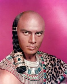 30 Vintage Photos of Yul Brynner as Pharaoh Ramses in “The Ten Commandments” (1956)30 Vintage Photos of Yul Brynner as Pharaoh Ramses in “The Ten Commandments” (1956)