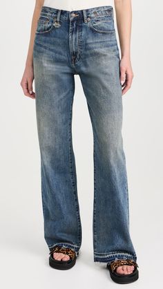 Find R13 D'arcy Loose Jeans on Editorialist. Fabric: Mid-weight, non-stretch denim. Fading and whiskering. Distressed details. Released hems. Wide-leg cut. Full length. Button closure and zip fly. 5-pocket styling. Shell: 100% cotton. Wash cold. Imported, China. Measurements: Measurements from size 25 Rise: 11.5in / 29cm Inseam: 32.25in / 82cm Leg opening: 21.25in / 54cm R13 Denim, Flat Sketches, Dream Fashion, Cool Clothing, Jw Anderson, Loose Jeans, All Colors, Denim Fashion, Stretch Denim