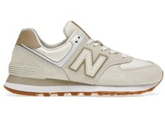 Compra y vende sneakers de New Balance verificados por StockX, incluidos los New Balance 574 Angora (W) y miles de otros sneakers con datos de precios y fechas de lanzamiento. New Balance 574 Womens, New Balance 574 Sneakers, Nike Shoes Women Fashion, Top Trending Shoes, New Balance 574, Aesthetic Shoes, Swag Shoes, New Balance Shoes, Dream Shoes