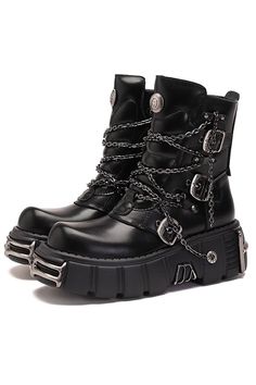 Alternative Rock Boots Platform Shoes With Chains High Ankle Swear Alternative Shoes, Punk Shoes Aesthetic, Black Steampunk Moto Boots With Rivets, Boots With Chains, Gothic Moto Ankle Boots With Metal Feet, Gothic Ankle Moto Boots With Metal Feet, New Rock Aesthetic, Rocker Boots With Metal Feet For Alternative Fashion, Gothic Combat Boots With Metal Feet For Alternative Fashion