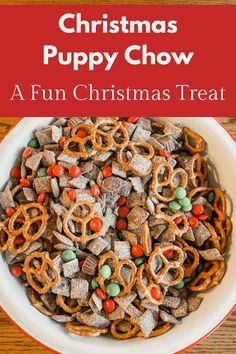 This fun Christmas snack is easy to make and is sure to be a hit! It is a perfect snack for large groups or family gatherings, you could even put it in containers to share with your neighbors to spread a little holiday cheer! Christmas Muddy Buddies, Chex Mix Recipes Christmas, Christmas Snack Mix, Puppy Chow Christmas, Muddy Buddies Recipe, Muddy Buddy, Desserts Christmas, Thing To Make