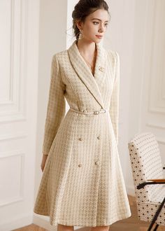 tweed coat Women Coat Outfit, Ladies Coat, Elegant Coats, Classy Work Outfits, Elegant Dresses For Women, Belted Coat, Tweed Dress, Coat Design, Classy Dress