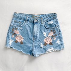 Topshop Floral Embroidered Blue Denim Mom Shorts Brand New Without Tags! Never Worn Size Us 8 High Waist Denim Bottoms With Floral Embroidery, Embroidered High Rise Cotton Bottoms, High Rise Embroidered Cotton Bottoms, Embroidered High-rise Cotton Bottoms, Embroidered Medium Wash Short Jeans, Embroidered Short Length Jeans In Medium Wash, Embroidered Short Length Medium Wash Jeans, High-waist Denim Blue Bottoms With Floral Embroidery, High Waist Denim Blue Bottoms With Floral Embroidery