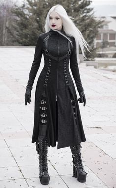 Womens Gothic Fashion, Dark Fashion Women, Punk Rave Outfits, Fitting Outfits, Long Coat For Women, Gothic Fashion Women, Dark Punk, Lips Black, Fall Fashion Skirts