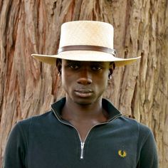 Bolero panama hat wide brim. Fedora hat made of natural straw in natural-ivory color for men and women. Finished with a beautiful eco leather belt.Elegant fedora for man and woman.The measurements in centimeters are 36 x 34. Brim length 9.5. Crown height 9.5 . (These measurements may vary slightly depending on the size of the hat)For its elaboration we only use hoods and capelines of resistant natural straw (genuine paja toquilla) of very good quality.In our workshop in the Pyrenees we sew and m Beige Wide Brim Panama Hat, Luxury Men's Curved Brim Panama Hat, Luxury Men's Panama Hat With Curved Brim, Western Fedora Panama Hat With Upf 50+, Wide Brim Hat Men, Light Brown Top, Cream-colored Curved Brim Panama Hat, Black Wide Brim Hat, Bolero Hat