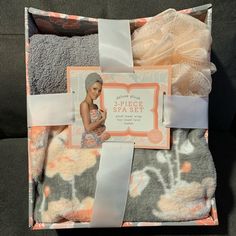 Brand New Deluxe Plush 3 Piece Spa Set. Set Comes With A Plush Towel Wrap, Hair Towel Twist And Loofah. Really Nice Set You Can Keep For Yourself Or Use As A Gift! Towel Wrap Hair, Shower Hair, Stella Rose, Wrap Hair, Bath Gel, Spa Set, Towel Wrap, Hair Towel, Pink Sugar