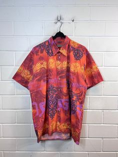 Vintage shirt size XL - XXL crazy pattern shirt shirt oversize unisex blouse short sleeves 80s 90s Vintage shirt in size XL - XXL, made of 65% polyester and 35% cotton, one breast pocket on the right Colour: orange orange-red lilac wine-red yellow anthracite Defects: none Dimensions: Length 78cm Width 65cm If you have any questions, just write me :) Patterned Camp Collar Top With All Over Print, Patterned Top With Camp Collar And All Over Print, Patterned Top With All Over Print And Camp Collar, Oversized Multicolor Top For Streetwear, Patterned Shirt With All Over Print And Relaxed Fit, Spring Short Sleeve Camp Shirt With All Over Print, Relaxed Fit Patterned Shirt With All Over Print, Relaxed Fit Shirt With All Over Print, Patterned Collared Tops With All Over Print