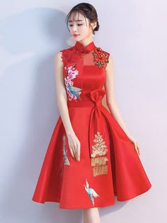 Red A-Line Qipao / Cheongsam Wedding Dress with Phoenix Embroidery Baju Imlek Chinese Dresses, Red Cheongsam, Embroidery Fashion, Model Dress, Classy Dress