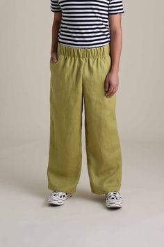 Michael is wearing a size 28" L. Spring Linen Pants With Pull-on Style, Spring Linen Pull-on Pants, Spring Linen Pull-on Bottoms, Summer Baggy Pull-on Bottoms, Linen Pull-on Style Bottoms For Loungewear, Linen Wide Leg Bottoms With Pull-on Style, Spring Linen Wide Leg Pants With Pull-on Style, Wide Leg Linen Bottoms With Pull-on Style, Solid Color Wide Leg Pants With Relaxed Fit