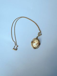 Gorgeous vintage, possibly antique cameo necklace. No visible markings, possibly gold filled.  Chain measures 18 inches an has ornate clasp.  Check out my other items: https://velvetgypsyvintage.etsy.com Jewelry Victorian, Vintage Cameo, Victorian Gold, Cameo Necklace, Shell Jewelry, Necklace Vintage, Pretty Jewellery, Dark Academia, Vintage Necklace