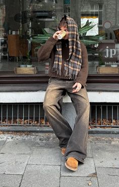 Baggie Jeans Outfit, Scarf Outfit Men, Baggy Jeans Outfits, Baggy Jeans Outfit, Streetwear Fits, Scarf Outfit, Autumn Fits, Jeans Outfits, Street Fashion Men Streetwear