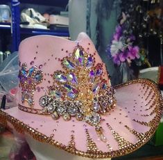 Bejewelled Cowboy Hat, Glam Cowboy Hat, Cowboy Party Hats, Straw Cowboy Hat Aesthetic, Girly Cowboy Hat, Rave Cowboy Hat, Festival Cowboy Hat, Cowboy Hat Inspo Diy, Bling Cowboy Hat