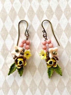 Vintage Austrian Enamel Flower Drop Dangle Earrings Floral Dangle Earrings, Simple Bead Earrings, Czech Beads Jewelry, Czech Glass Jewelry, Lake Elsinore, Diy Jewelry Inspiration, Earring Ideas, Earrings Inspiration, Long Dangle Earrings