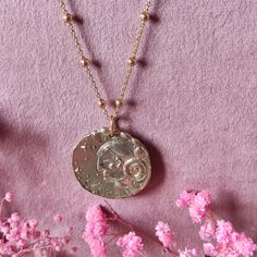 The Zodiac Collection includes alle the 12 zodiac signs! The chain is realized in gold plated silver and its length is 60cm. The pendant is realized in gold plated bronze. Scorpio Necklace, Bronze Plaque, Zodiac Collection, 12 Zodiac Signs, 12 Zodiac, Bronze Pendant, Gold Plated Silver, Scorpion, The Chain