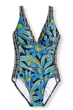 Flattering Swimsuits Cute Suits, Swimsuit Styles, Swimming Outfits, Dress Sketch, Beach Things, Red Swimwear