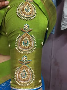 Zerdousi Work, Bridal Work Blouse Designs, Aari Work Hand Design, Simple Maggam Work Blouse, Simple Maggam Work, Blouse Maggam Work, Gutta Pusalu, Cutwork Blouse