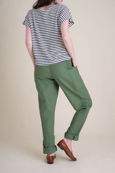 The Cinema Pants offer ample side pockets and elastic to secure the waist. Designed to flatter and fit everybody - a great unisex style. 100% Organic Cotton Canvas with a soft hand-feel. Relaxed Fit Bottoms With Elastic Waistband And Tapered Leg, Everyday Parachute Pants With Side Pockets For Spring, Utility Straight Pants With Side Pockets, Relaxed Fit Tapered Pants With Elastic Waistband, Everyday Relaxed Fit Straight Leg Pants, Everyday Summer Sweatpants With Tapered Leg, Summer Work Pants With Tapered Leg And Pockets, Summer Work Pants With Pockets And Tapered Leg, Utility Chinos With Side Pockets