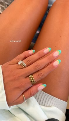 Sun French Tip Nails, Cute Nail Ideas Back To School, Summer Nails 2024 Acrylic, Nails Ideas For Summer 2024, Simple Europe Nails, Short Neutral Summer Nails, Europe Trip Nail Ideas, Recruitment Nails Sorority, Back To School Nails For Teens 2024