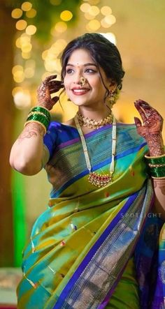 Pathani Saree Blouse Design, Marathi Paithani Look, Marathi Look Photoshoot, Marathi Look Saree, Navari Saree Look, Marathi Saree Look, Diwali Outfit Ideas For Women, Diwali Lehenga, Engagement Saree Look