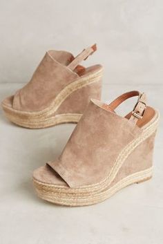 Matiko Vail Wedges Neutral Mode Shoes, Crazy Shoes, Shoe Obsession, Shoe Game, Cute Shoes, On Shoes, Nice Shoes, Wedge Shoes, Bottega Veneta