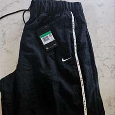 Never Worn Womens Black Nike Xl Windbreaker Pants Nike 90s Pants, Adidas Windbreaker Pants, Nike Windbreaker Pants, Windbreaker Pants, Jumpsuits Women, Nike Track Pants, Adidas Windbreaker, Nike Windbreaker, Kawaii Room