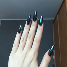 Polygel Manicure Ideas, Black Iridescent Nails, Nail Art Witch, Witch Nail Art, Purple Chrome Nails, Summer Nails Art, Nail Art Inspo, Witch Nails, Art Designs Ideas