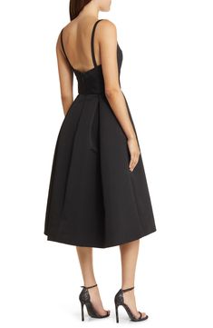 Head off to your next special occasion in this gorgeous cocktail midi dress showcasing a full skirt and handy pockets at the sides. 45 1/2" length (size 8) Square neck Sleeveless Side-seam pockets Lined 100% polyester Dry clean Imported Cocktail Midi Dress, Head Off, Midi Cocktail Dress, Full Skirt, Nordstrom Dresses, Square Neck, Size 16, Special Occasion, Midi Dress