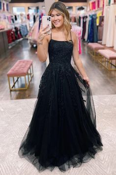 Svart A-linje tyll lang promkjole med blonder Formal Dresses Uk, Black Tulle Prom Dress, Black Lace Formal Dress, Black Lace Prom Dress, Cheap Prom Dresses Long, Princess Prom Dresses, Dresses Princess, Lace Formal Dress, Backless Prom Dresses